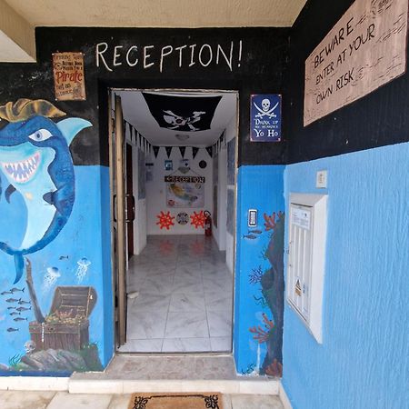 Albergue Pirate Backpackers Ulcinj Exterior foto