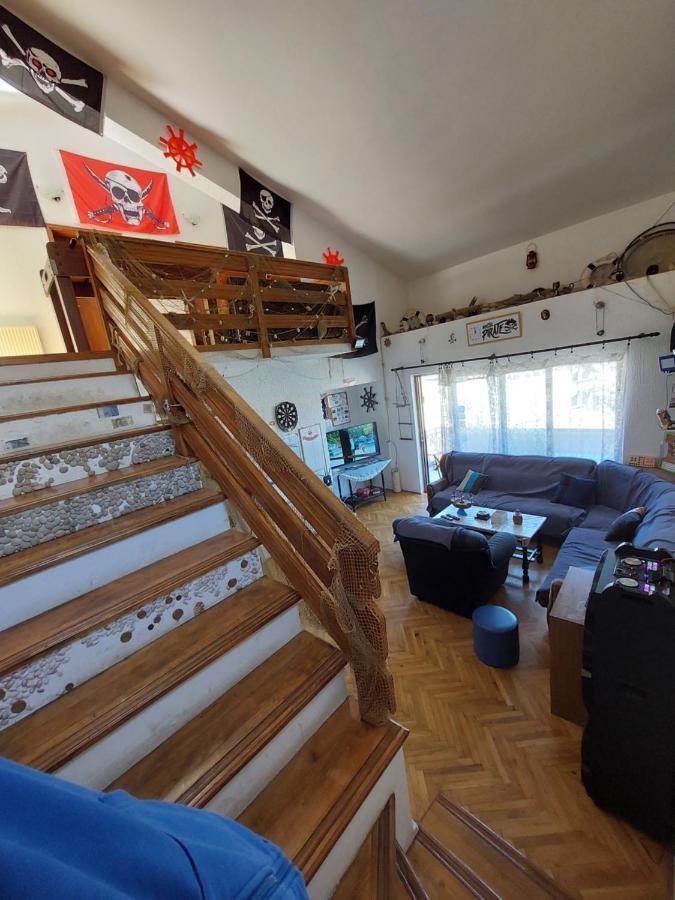 Albergue Pirate Backpackers Ulcinj Exterior foto