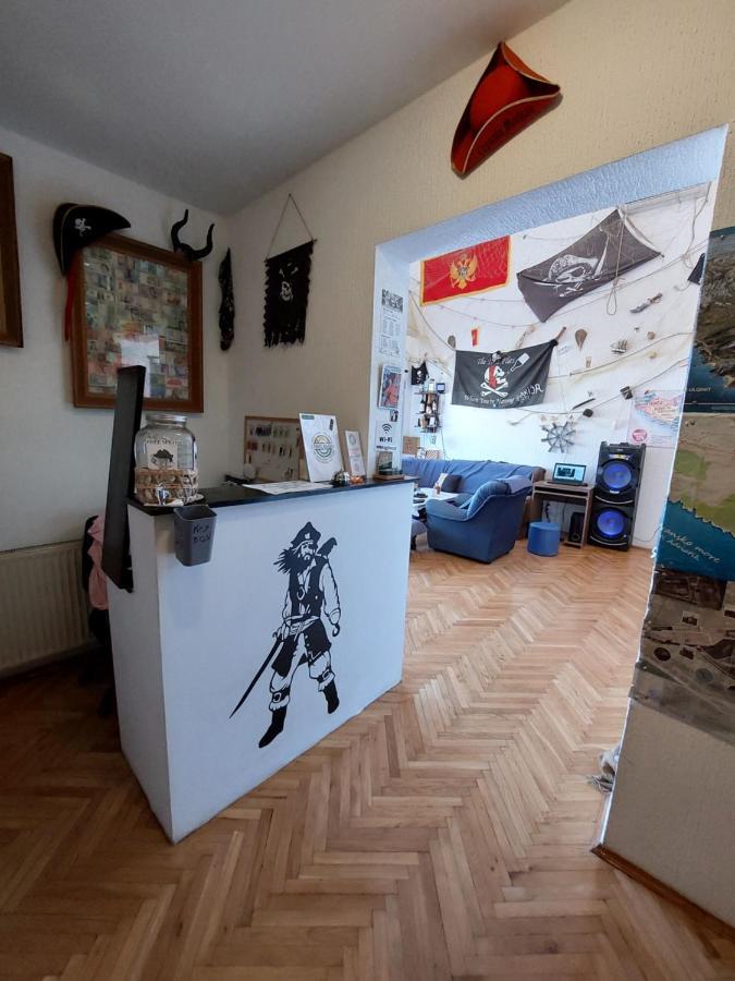 Albergue Pirate Backpackers Ulcinj Exterior foto