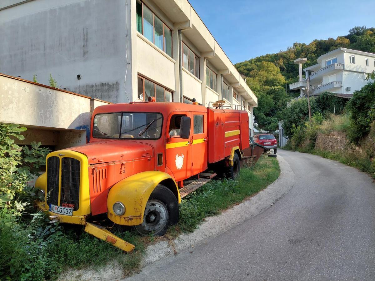 Pirate Backpackers Albergue Ulcinj Exterior foto