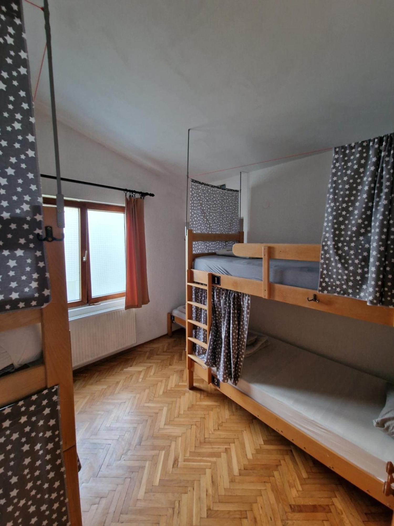 Albergue Pirate Backpackers Ulcinj Exterior foto