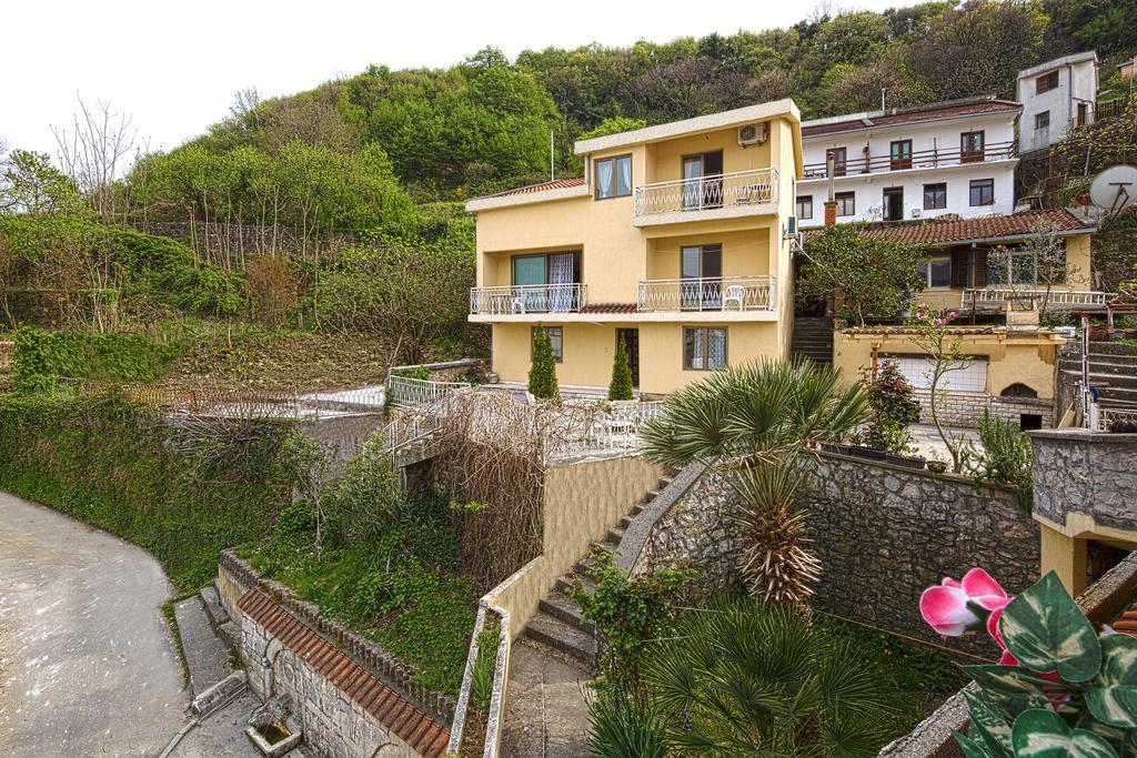 Albergue Pirate Backpackers Ulcinj Exterior foto
