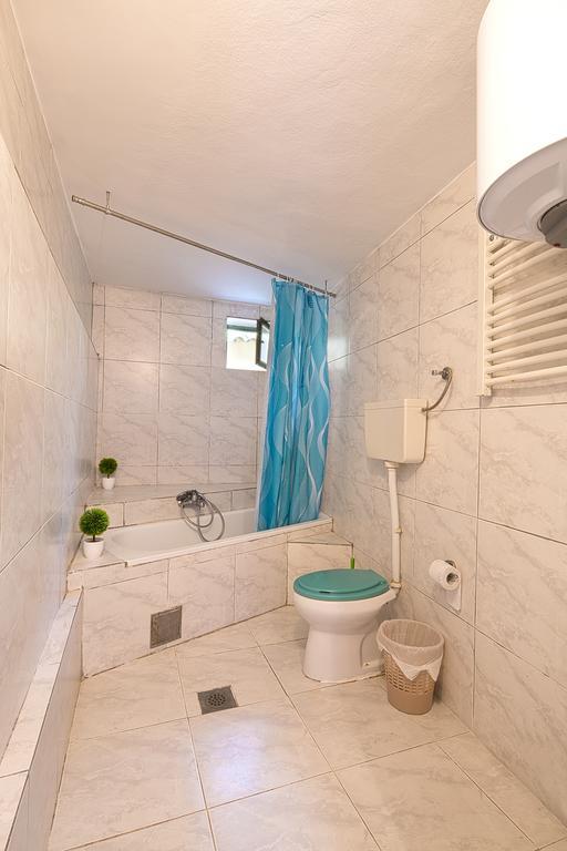Albergue Pirate Backpackers Ulcinj Exterior foto